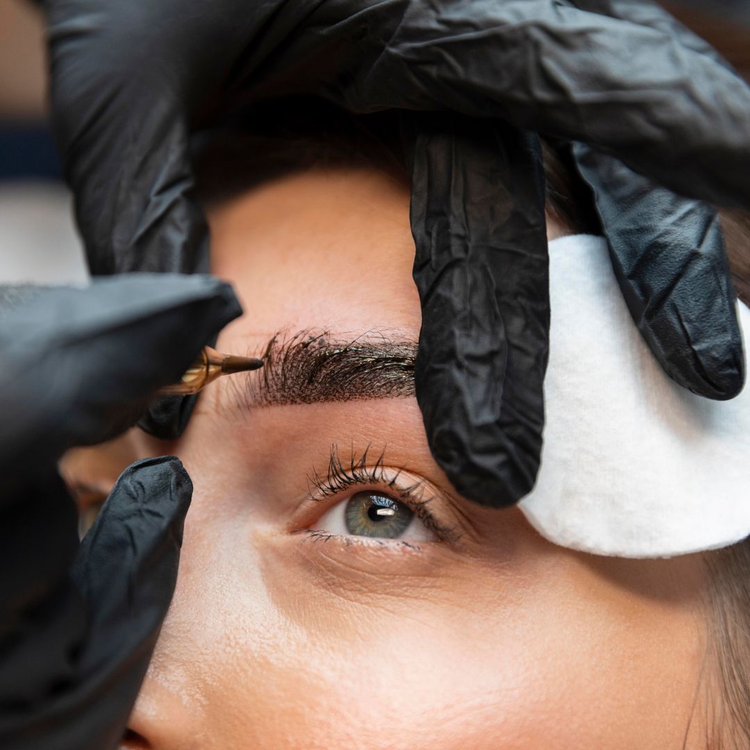 ¿Cuándo hacerse un retoque de micropigmentación de cejas?