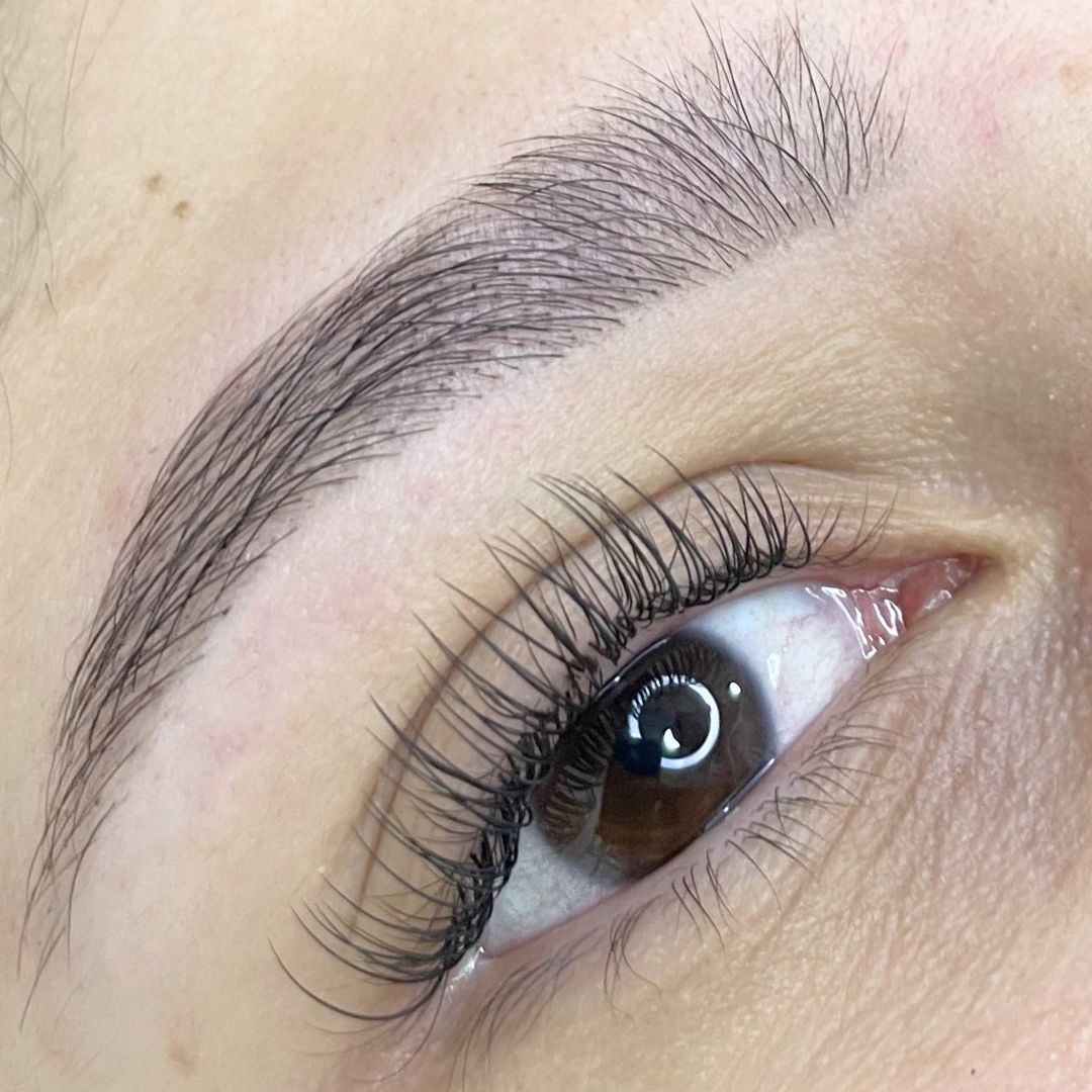 Depilación de cejas con hilo Cejas con hilo Pereira